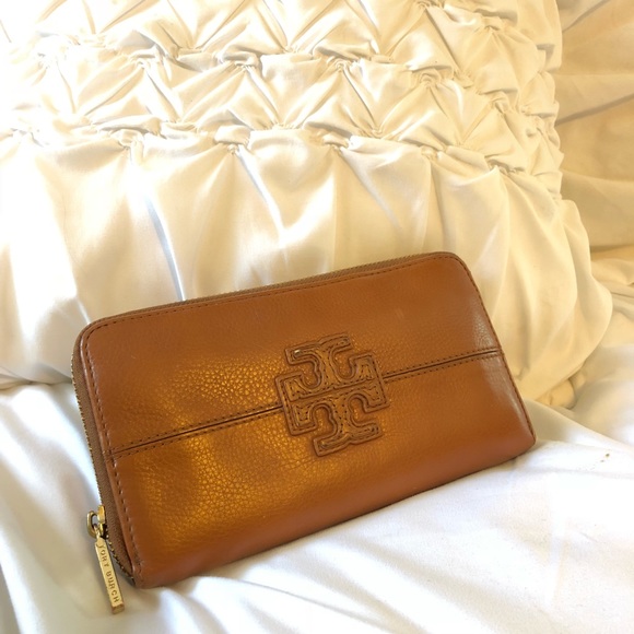 Tory Burch Handbags - TORY BURCH STACKED T CONTINENTAL WALLET BROWN